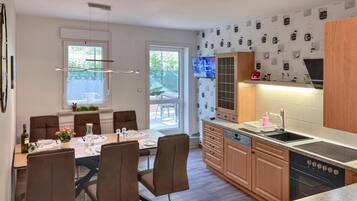 Geladeira, fogão, cooktop, lava-louças