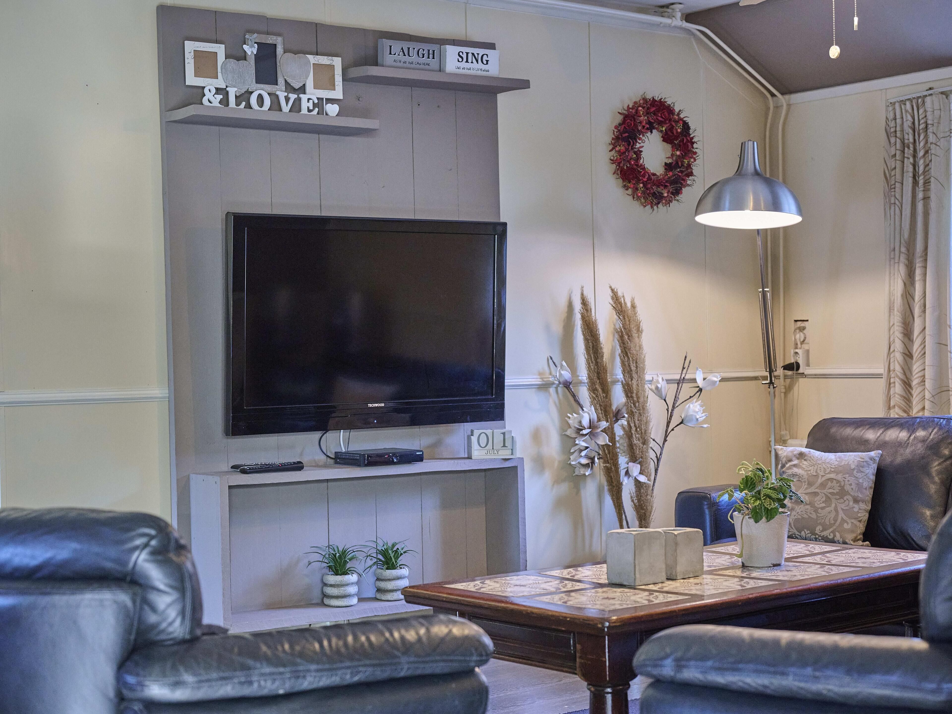 Televisión y futbolito 