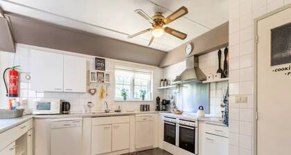 Group farm by the water in Giethoorn