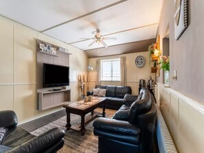 Télévision, baby-foot