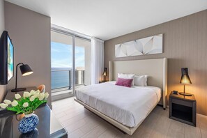 5 bedrooms, desk, iron/ironing board, WiFi