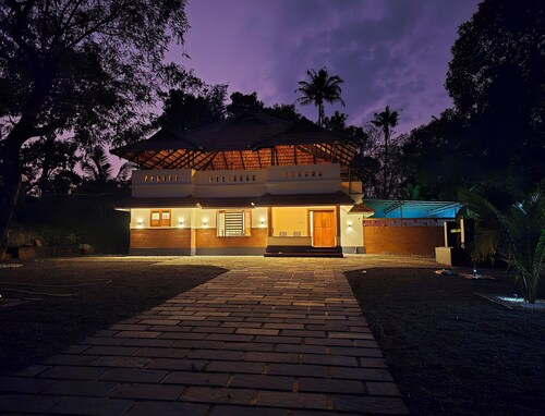 Acrewood Farmhouse, heritage-style house, soulful retreat into the  nature.