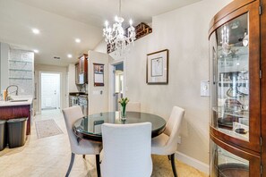 Dining - 6 Mi to Beach: Family Oasis w/ Pool in Cape Coral (Cape Coral)