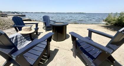 Cozy 1 BR Lakefront Retreat