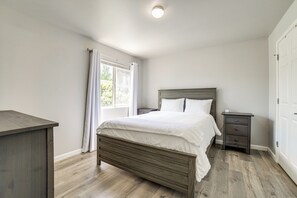 2 bedrooms, iron/ironing board, Internet, bed sheets