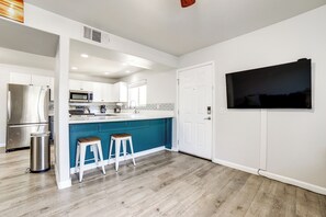 Fridge, microwave, stovetop, dishwasher