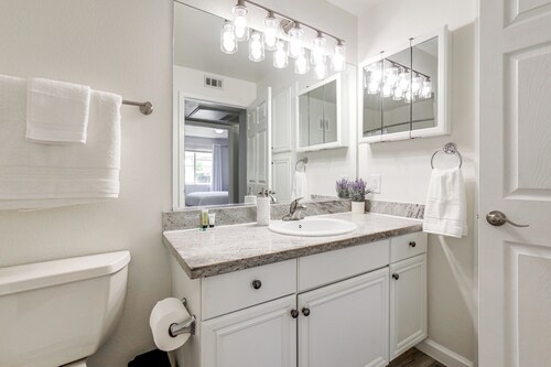 3 Mi to Dtwn: Gated Condo w/ Patio in Reno!