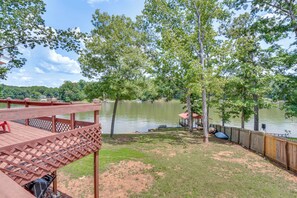 Property grounds - Boat, Fish, Relax: 5 Steps to Lake Secession (Abbeville)