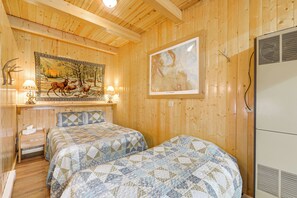 Berço de viagem, acesso à internet, roupa de cama