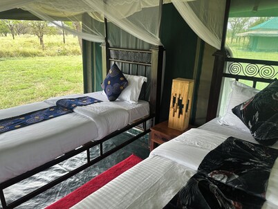 ZUHUMATH TENTED CAMPS SERENGETI