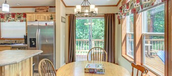Lakefront Retreat w/ Deck & Dock in Hackensack!