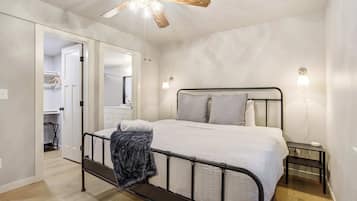 2 bedrooms, desk, iron/ironing board, travel crib