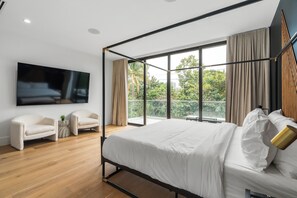 6 bedrooms, iron/ironing board, travel cot, free WiFi