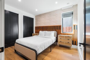 6 bedrooms, iron/ironing board, travel crib, free WiFi