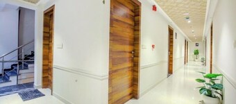 Hotel Nagina Heights