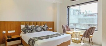 Hotel Nagina Heights