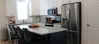 New Listing-Spacious 4-BR 3.5 Bath. The War Eagle House in the Heart of Auburn!