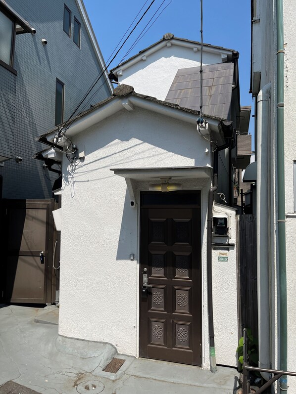 Exterior - Yayoicho 1 House (Tokyo)
