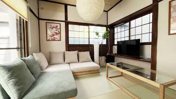 House | Living area | Flat-screen TV