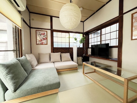 House | Living area | Flat-screen TV. Yayoicho 1 House