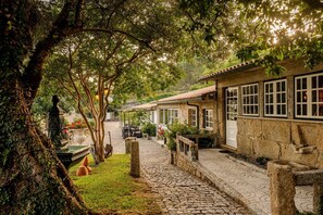 Terrace/patio - Fountain Retreat I Pool, Jacuzzi & Sports Escape (Viana do Castelo)