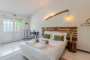 1 chambre, fer et planche à repasser, accès Internet, draps fournis