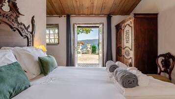 2 chambres, fer et planche Ă repasser, accĂšs Internet, draps fournis