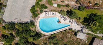 Roses House at Fountain Retreat I Pool & Sports