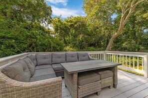 Property grounds - Cozy Studio near the Beach and Main Street - Captain Gosnold - 18C (Hyannis)