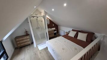 1 chambre, lit parapluie, Wi-Fi gratuit, draps fournis