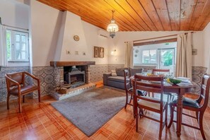 TV, fireplace, offices