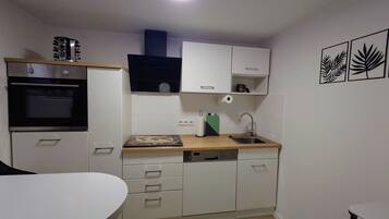 Oven, stovetop, dishwasher, coffee/tea maker