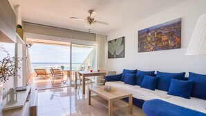 Unclassified image, 3 of 18, button - Apartment by Playa de Las Canteras Beach (Las Palmas de Gran Canaria)