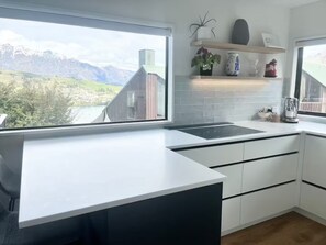 Micro-ondes, four, plaque de cuisson, lave-vaisselle