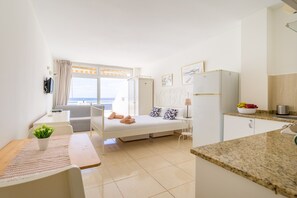 1 bedroom, iron/ironing board, Internet