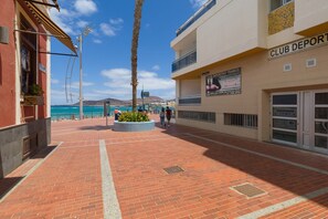 Property grounds - House on Playa de Las Canteras with Sea Views (Las Palmas de Gran Canaria)
