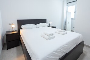 2 bedrooms, desk, iron/ironing board, travel cot