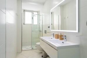 Shower, hair dryer - Apartment in Las Canteras near the Beach (Las Palmas de Gran Canaria)