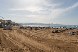 Una spiaggia nelle vicinanze