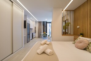 Schreibtisch, Bügeleisen/Bügelbrett