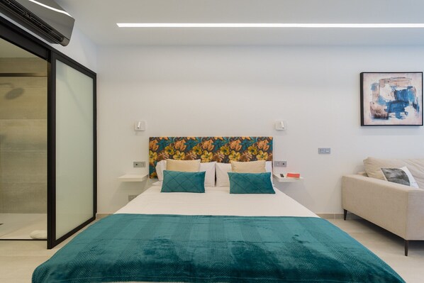 Desk, iron/ironing board