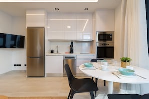 Fridge, microwave, oven, stovetop