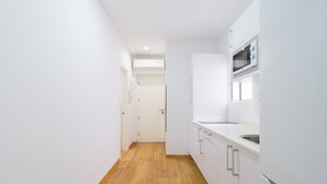 Coffee/tea maker, fridge, microwave, stovetop - Apartment by Las Canteras Beach, Las Palmas (Las Palmas de Gran Canaria)