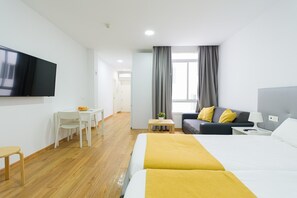 Iron/ironing board, travel crib