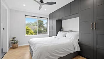 1 slaapkamer, een strijkplank/strijkijzer, wifi, beddengoed