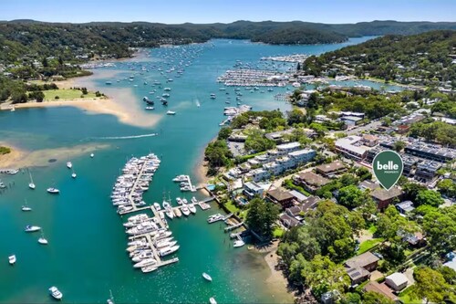 Newport Apartment w/ water views