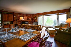 Interior - Serene Seaside Getaway (Boothbay Harbor)