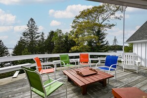 Terrace/patio - Serene Seaside Getaway (Boothbay Harbor)