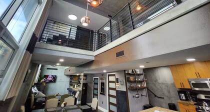 Contemporary Urban Loft in the Heart of DT San Diego with Private Entrance