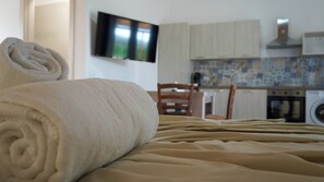 Junior Suite, Private Pool | Private kitchen - Residence del Tellaro (Noto)